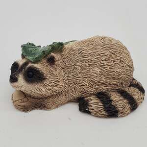 Raccoon Figurine - 3"